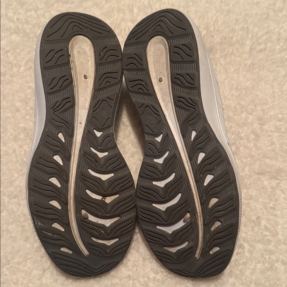 Tommy Bahama marled gray stretch knit top memory foam slip on sneakers. Size 7. - Picture 5 of 6